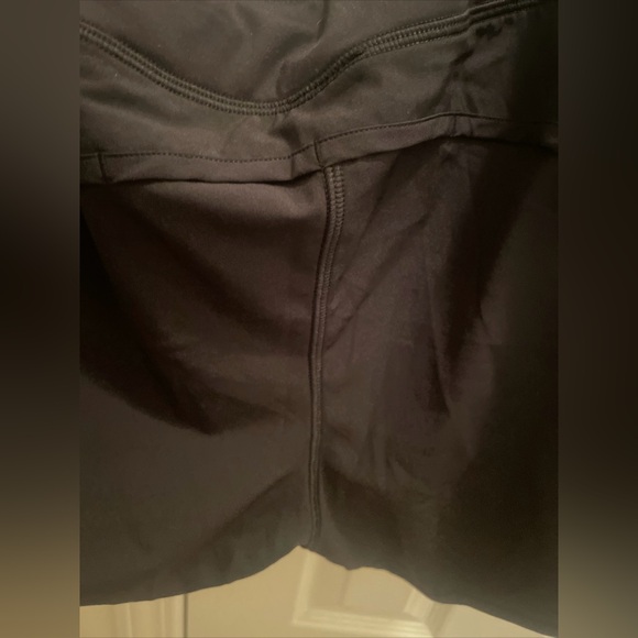 Women’s all black crz yoga shorts size large - Picture 7 of 10